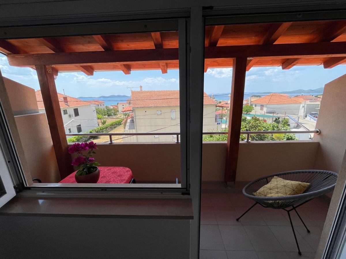 Apartments Iva Pakoštane エクステリア 写真
