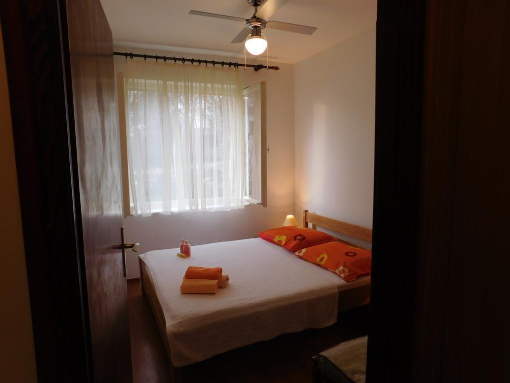 Apartments Iva Pakoštane エクステリア 写真