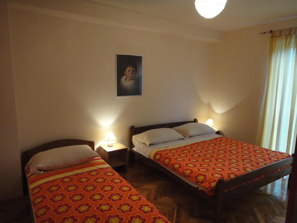 Apartments Iva Pakoštane エクステリア 写真