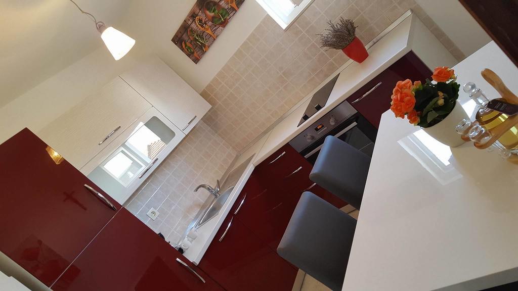 Apartments Iva Pakoštane エクステリア 写真