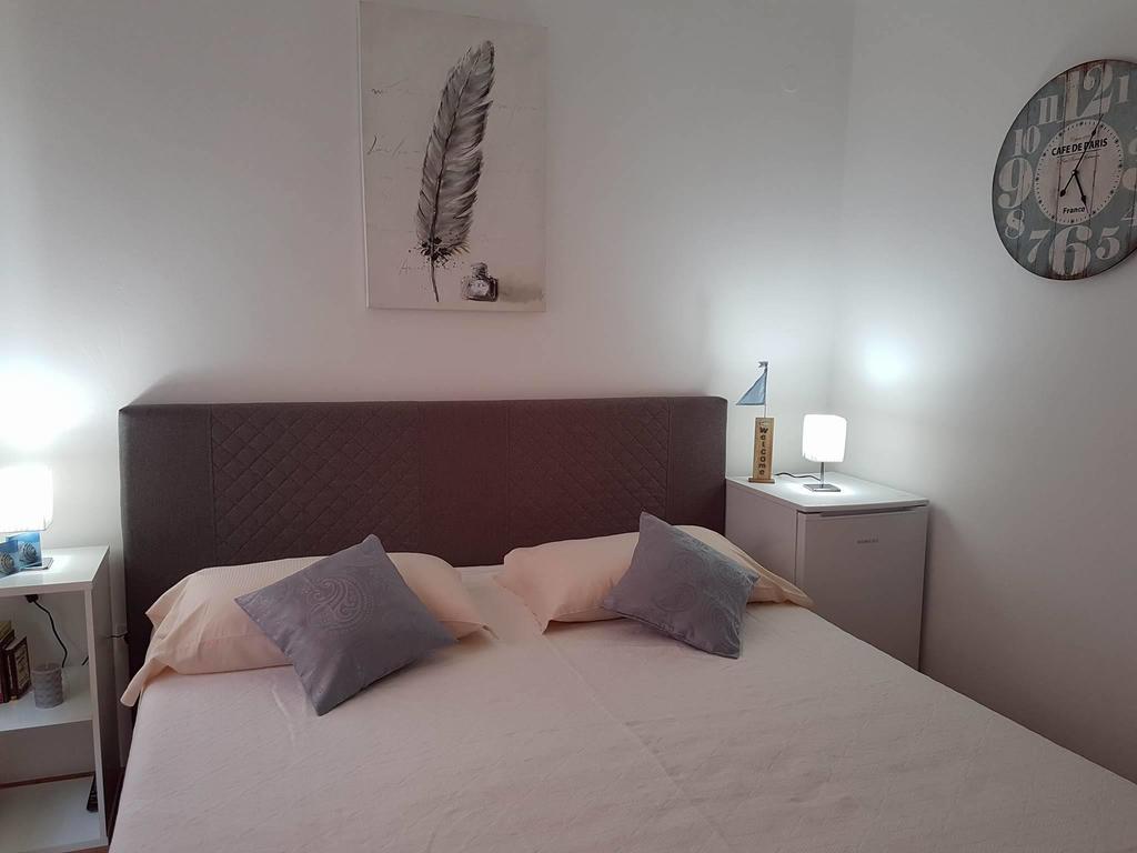 Apartments Iva Pakoštane エクステリア 写真