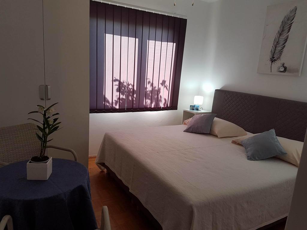 Apartments Iva Pakoštane エクステリア 写真
